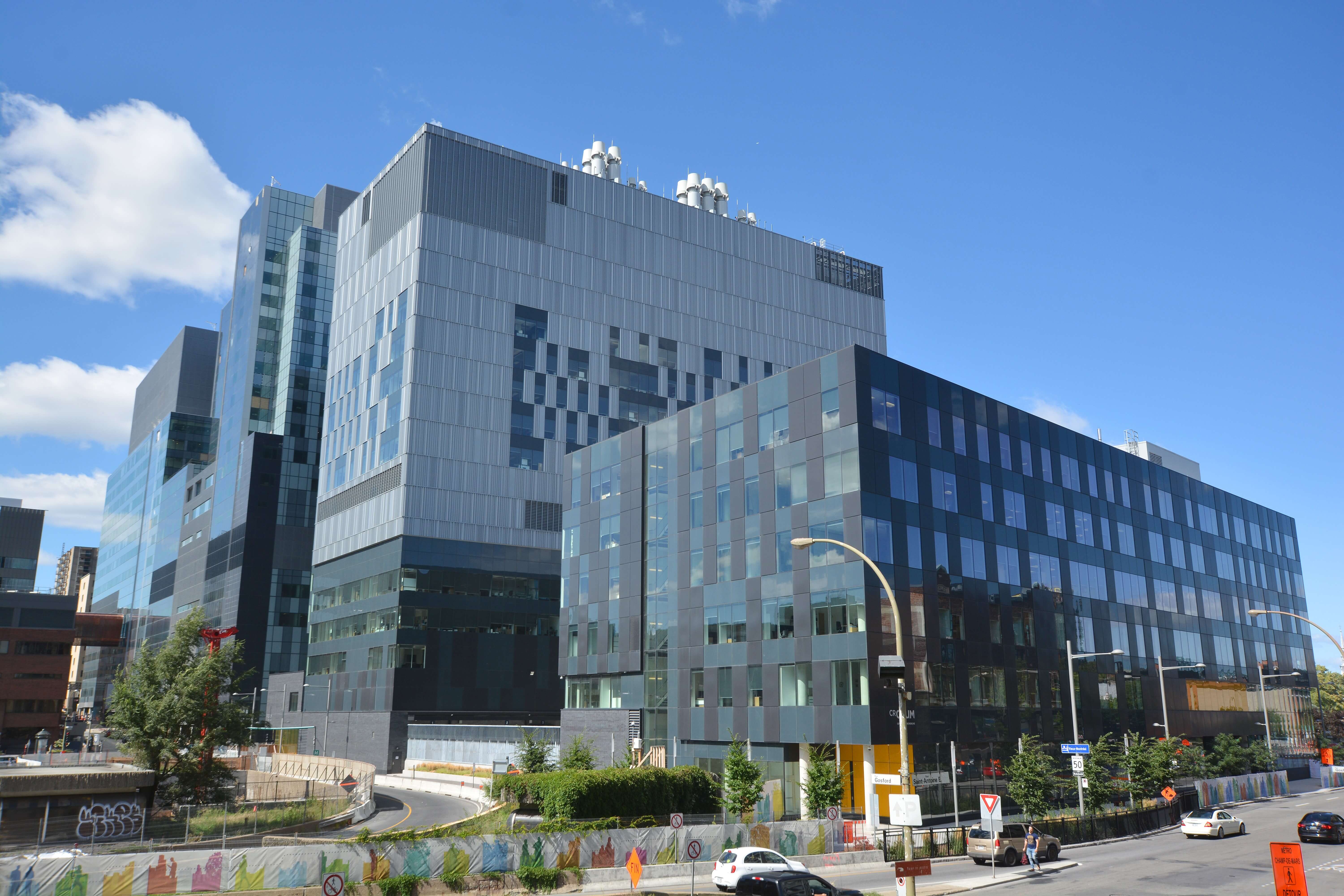 front view of the Centre hospitalier de l'Universite de Montreal (CHUM), employer of medical office assistants an unit clerks in Montreal